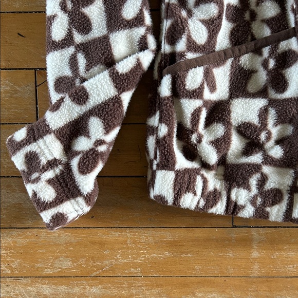 EUC Thread & Supply Cream and Brown Fleece/ sherpa Jacket - Picture 3 of 7